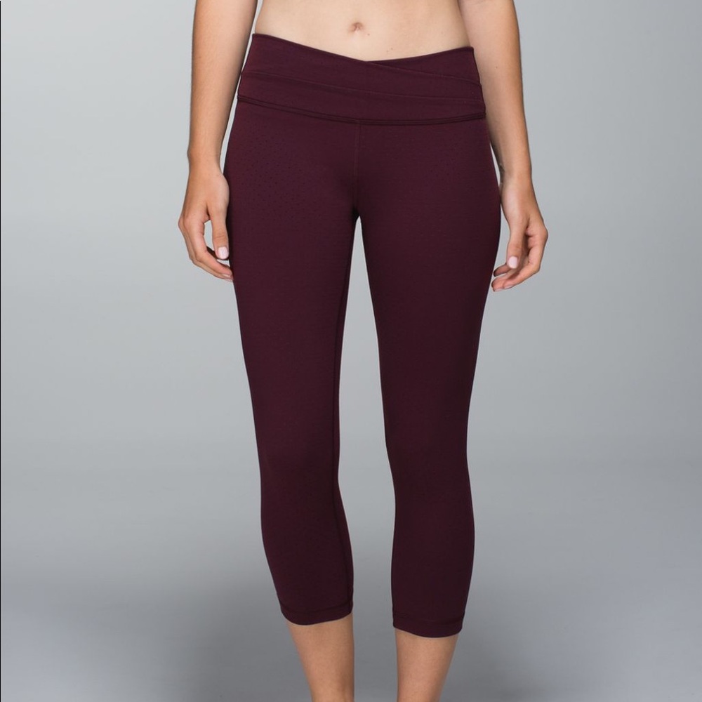 Lululemon Astro Wunder Under Crop II Maroon Sz 4